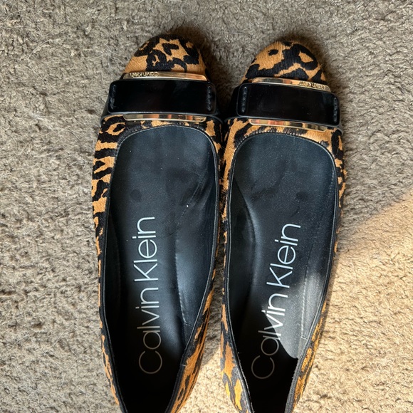 Calvin Klein ballets flats, animal print.Size 10.very attractive design elegant. - Picture 3 of 8